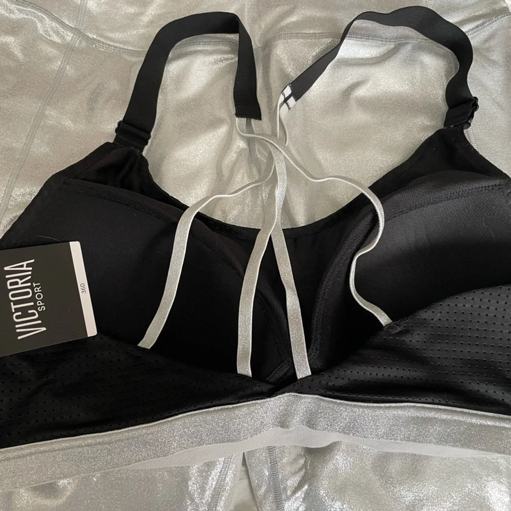 NWT VS Sport Set - Picture 4 of 4